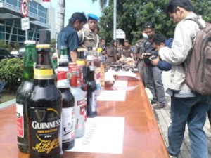 Pemkot Bekasi Dan Kejari Musnahkan Barang Bukti Narkoba,Miras,dan Upal