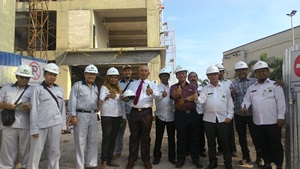 Walikota bersama Kadis Disbangkim Pantau Pengerjaan 8 Lantai RSUD Kota Bekasi Khusus Paru