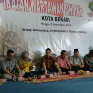Foto : HUT Perdana IWO Kota Bekasi, Santuni Puluhan Anak Yatim